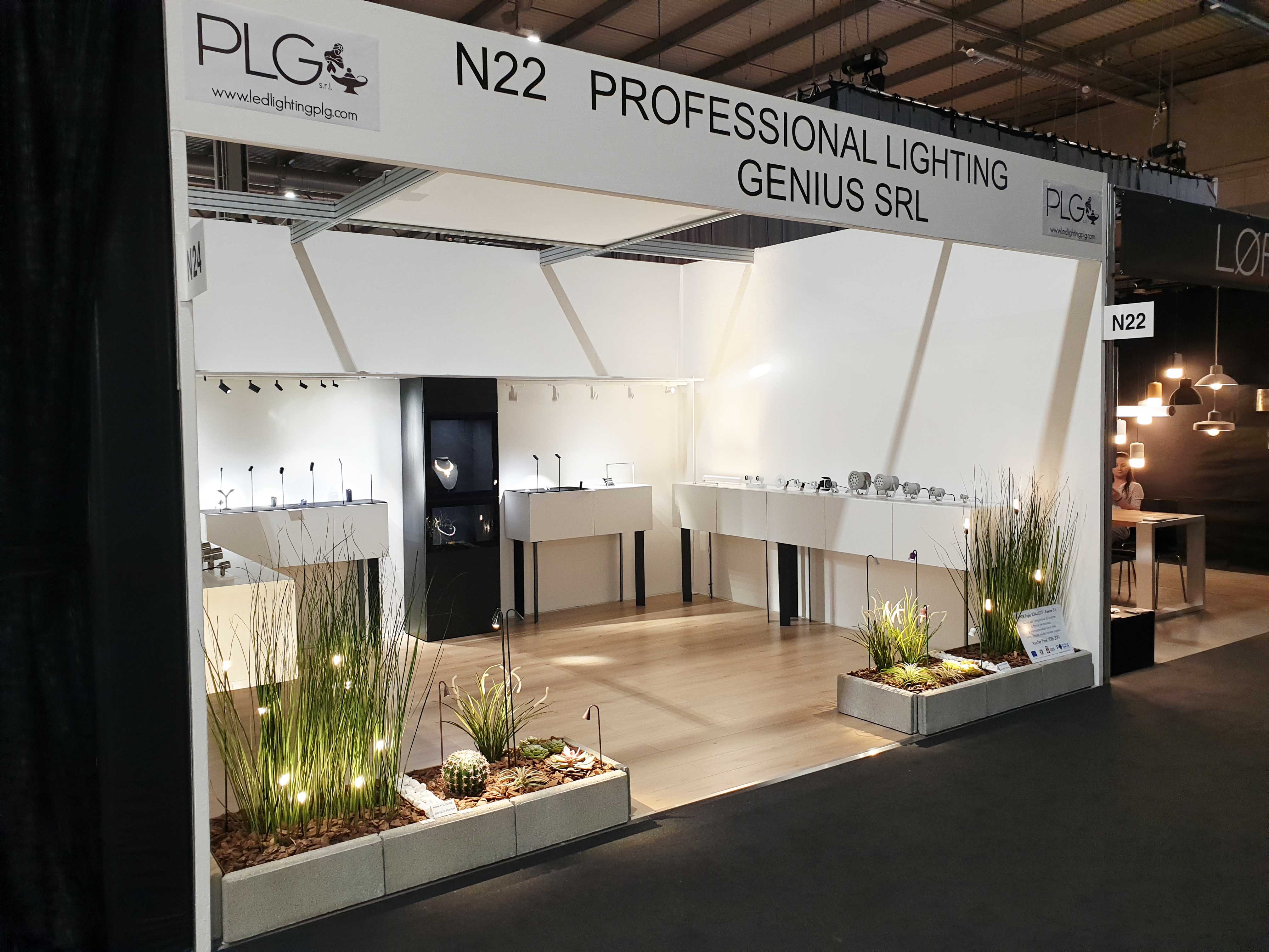 LED lighting PLG выставка 2020